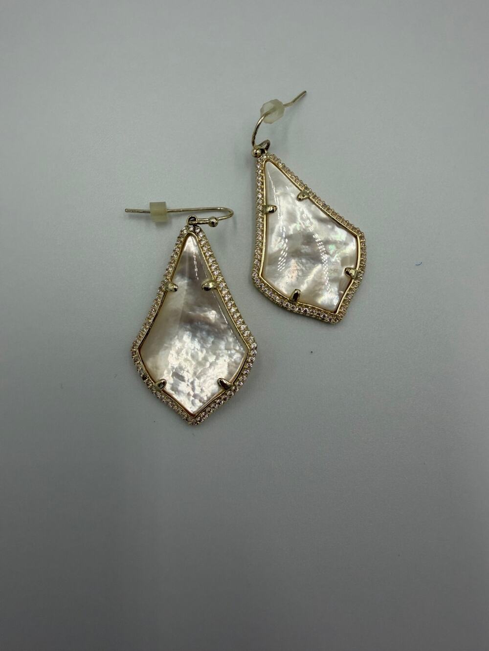 Kendra Scott alex drop earrings white mother of pearl